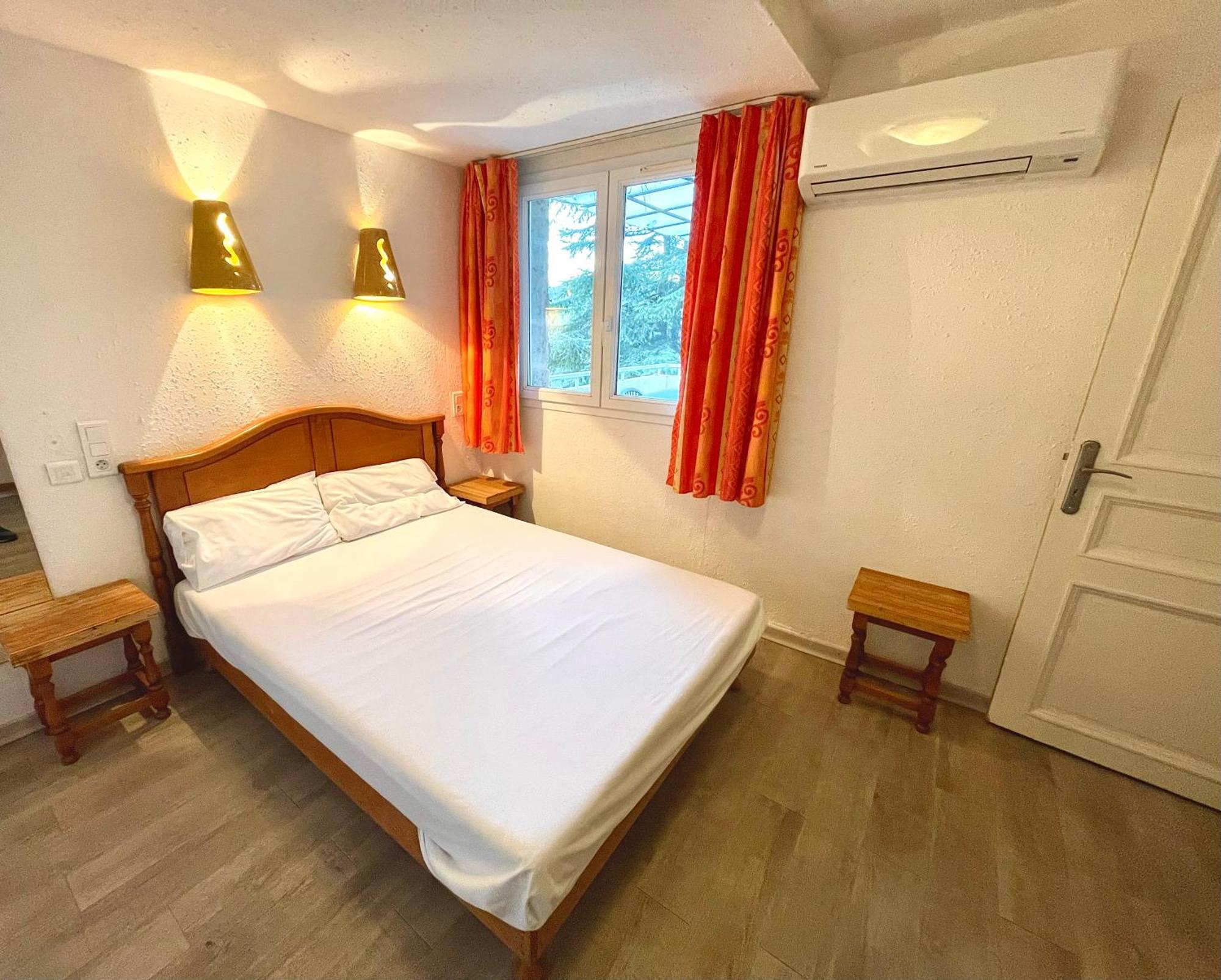 Apart'Hotel Les 4 Sources Corbes Екстер'єр фото